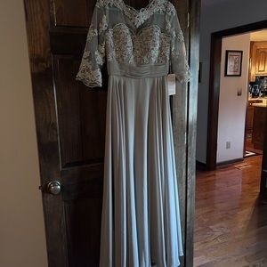 JJ’s House Formal Dress